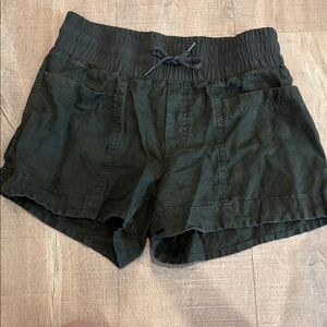 Athleta linen olive army green shorts